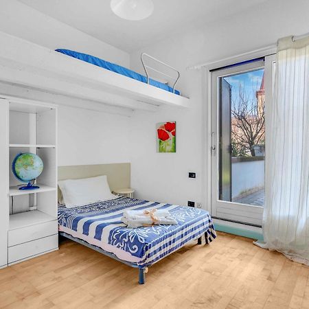 Ampia Dimora A Salo Con Parcheggio E Giardino Apartamento Exterior foto