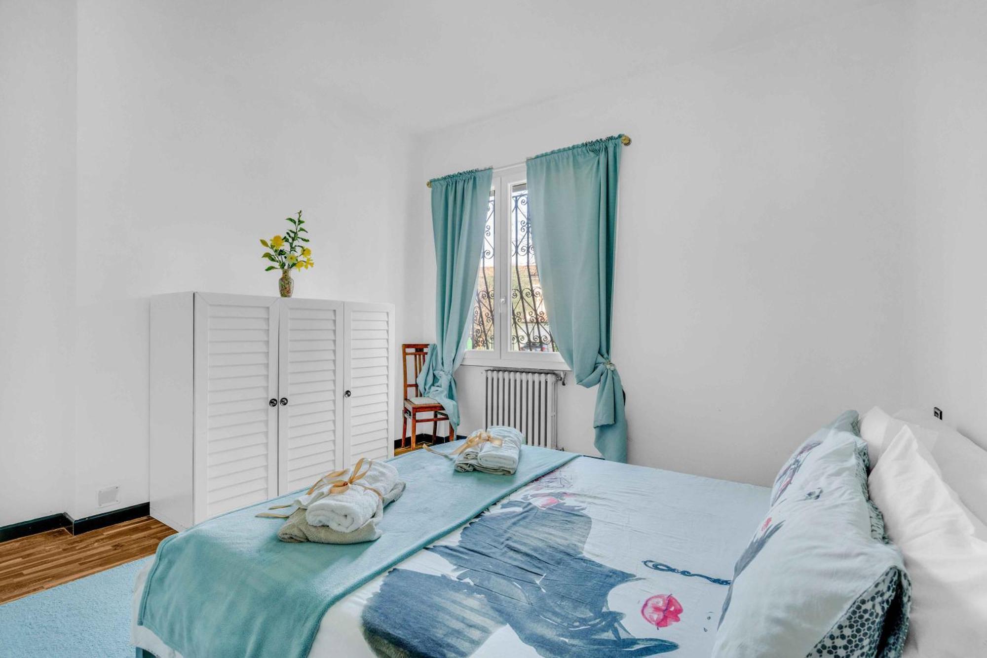 Ampia Dimora A Salo Con Parcheggio E Giardino Apartamento Exterior foto