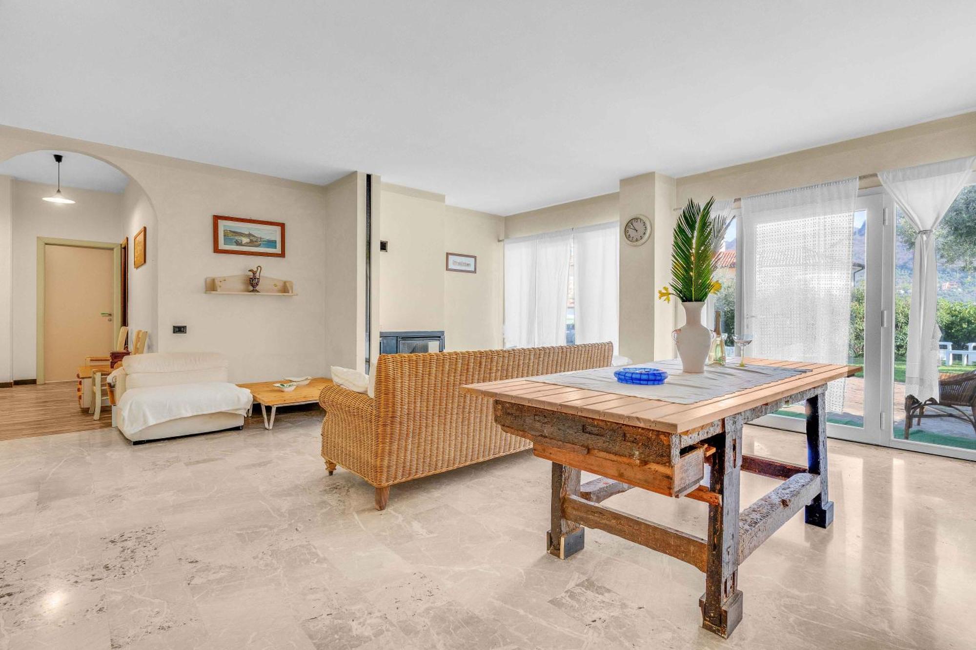 Ampia Dimora A Salo Con Parcheggio E Giardino Apartamento Exterior foto