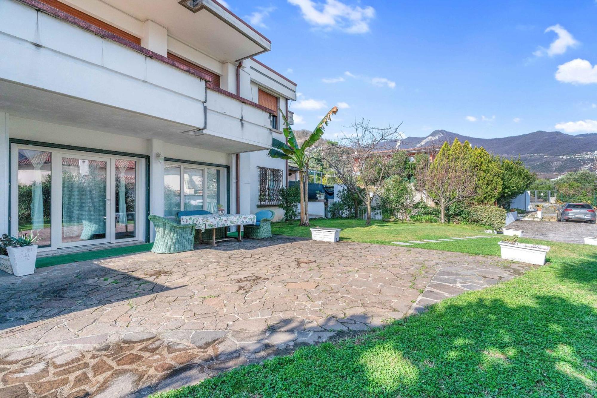 Ampia Dimora A Salo Con Parcheggio E Giardino Apartamento Exterior foto